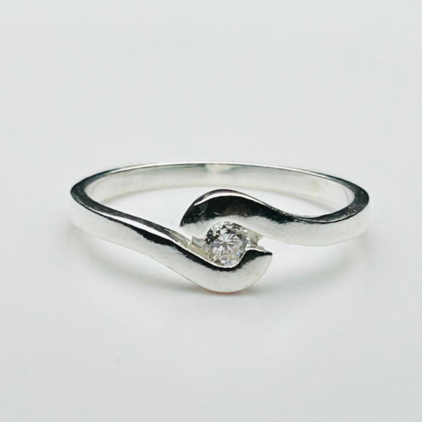 Alianza elegante piedra brillante